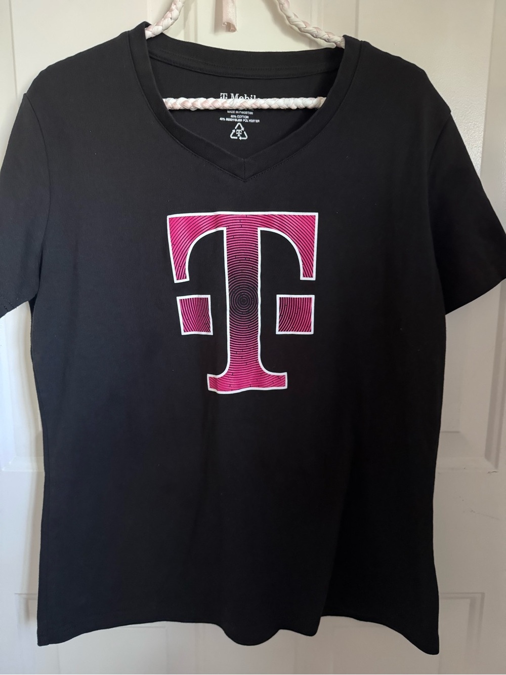 T Mobile Shirt Womens XL Black Pink V Neck Uniform Workwear 5G Florida
F3